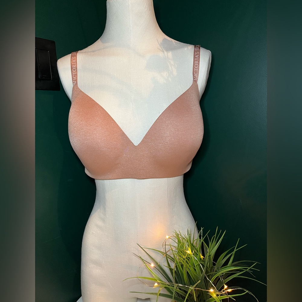 Victoria Secret T-shirt Lightly Lined Wireless Bra